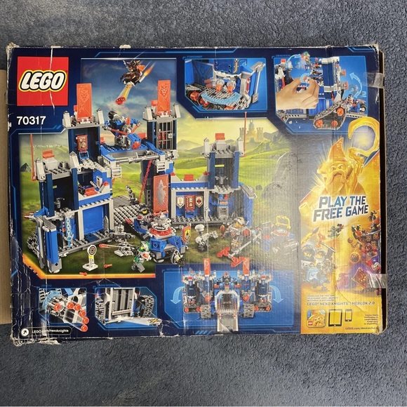 Lego Nexo Knights The Fortrex Set - Blue, Red, Gray - Picture 6 of 6